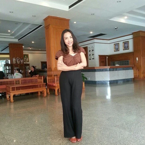 Thai schoolteacher-mom's affair with her student image 18