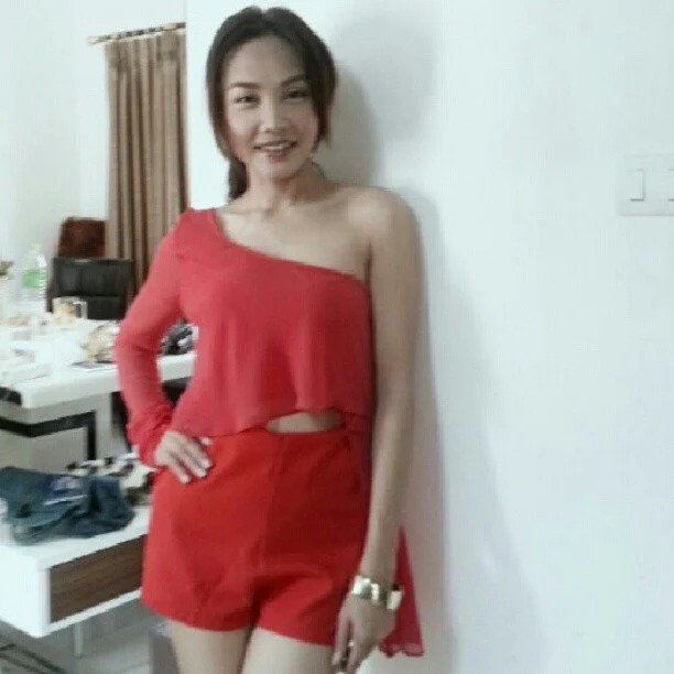 Thai schoolteacher-mom's affair with her student image 2