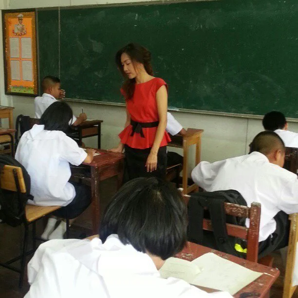 Thai schoolteacher-mom's affair with her student image 6