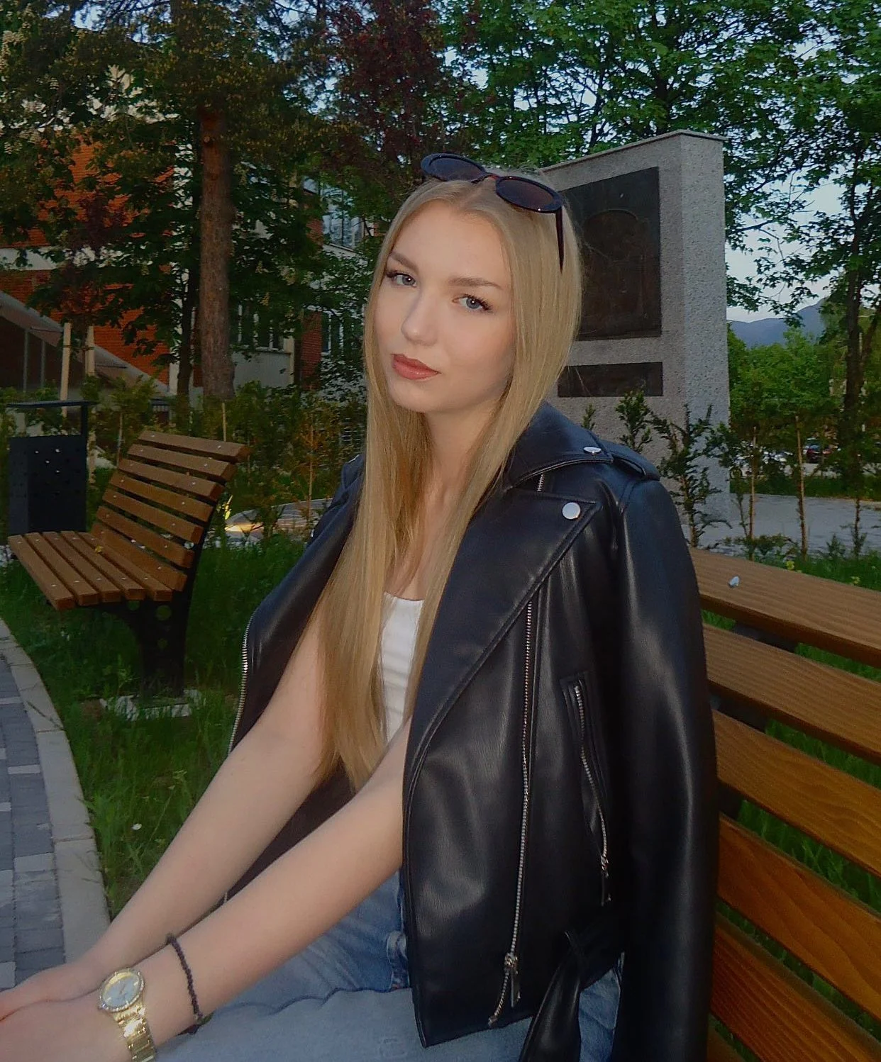 Blonde teen goes deep image 4