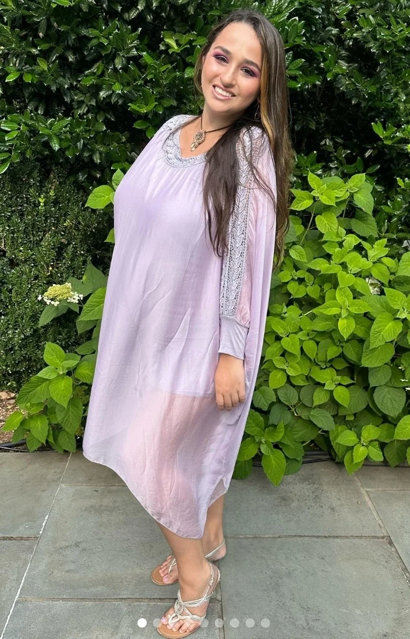 Jazz Jennings sexy feet image 4