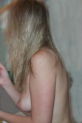 Amateur blonde submitted image 4