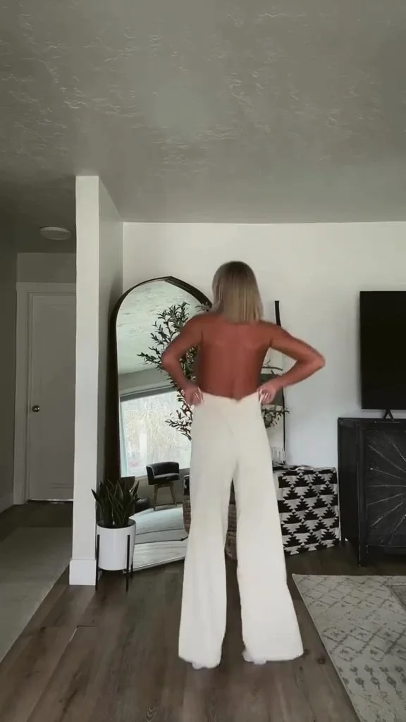 Smoking Hot MILF image 20