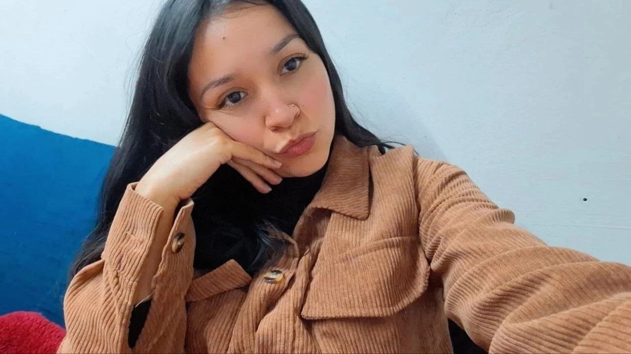 Latina safada do badoo main image