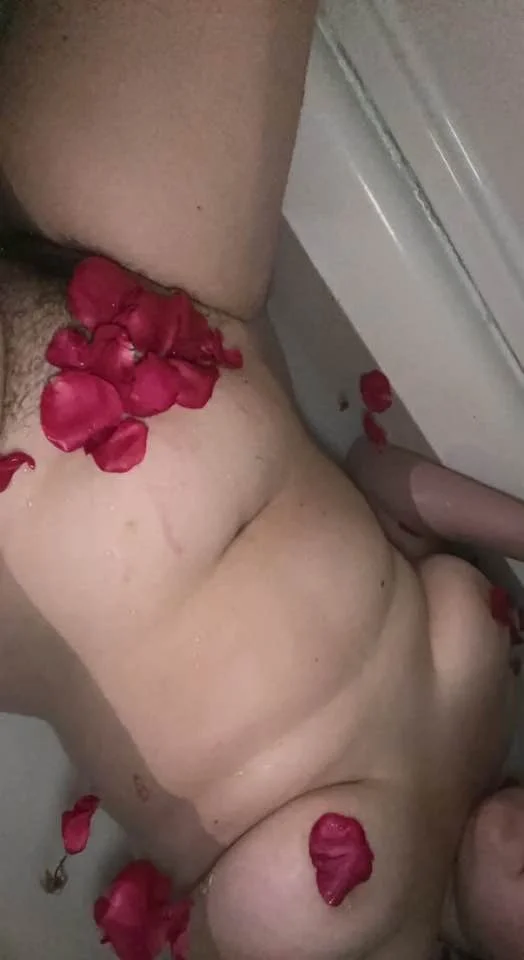 Piggy 🐽 cuck gf image 2