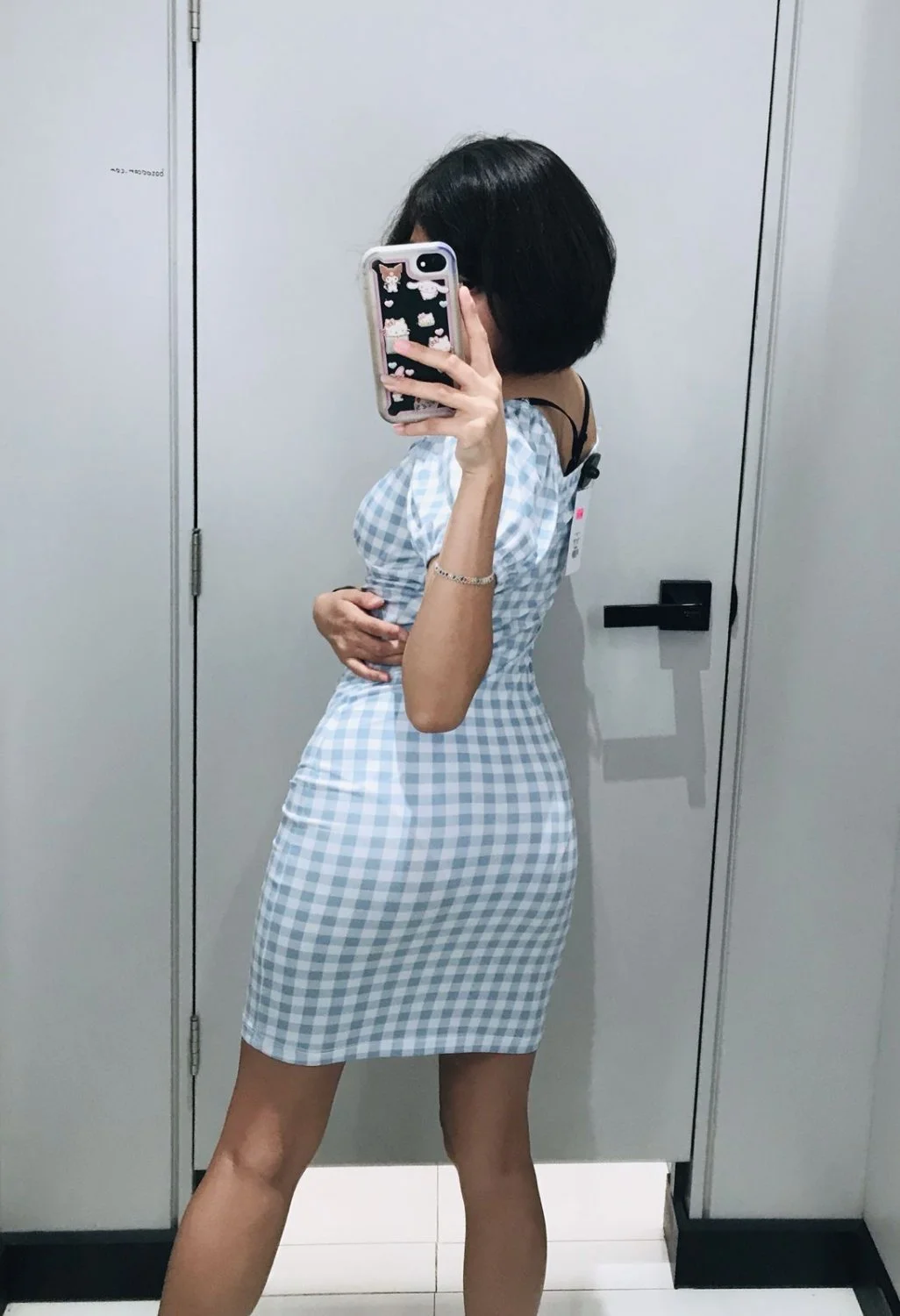 Esta morrita flaquita es toda una puta con un rico culito image 18