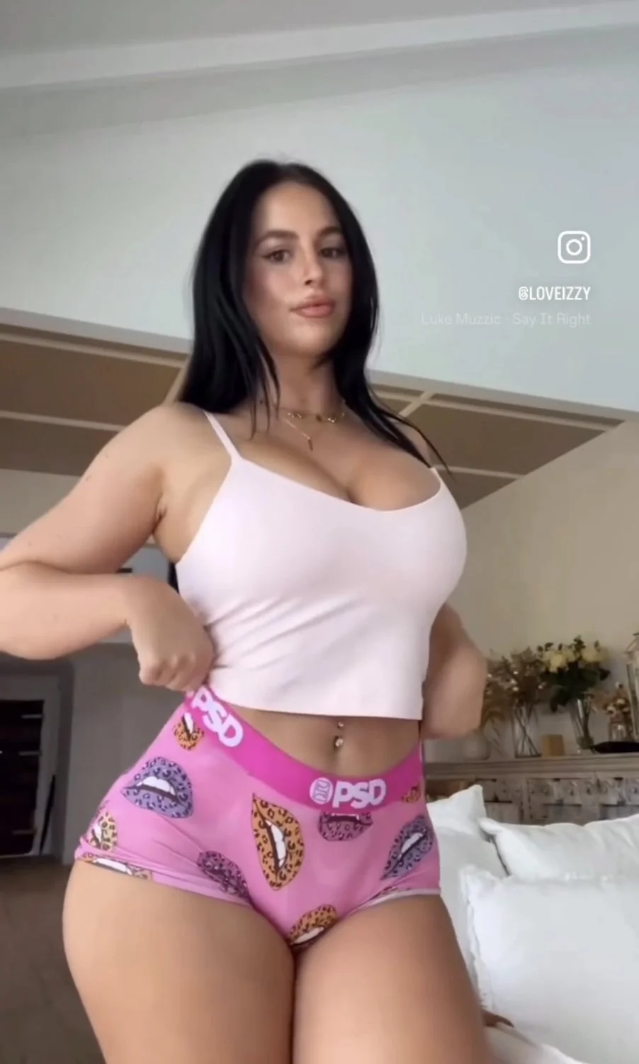 Isabelle jade image 3
