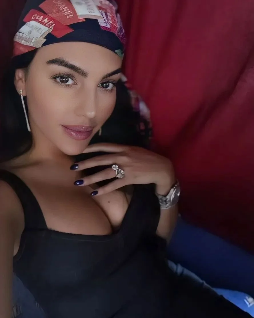 Georgina Rodríguez 😋😋🔥 image 10