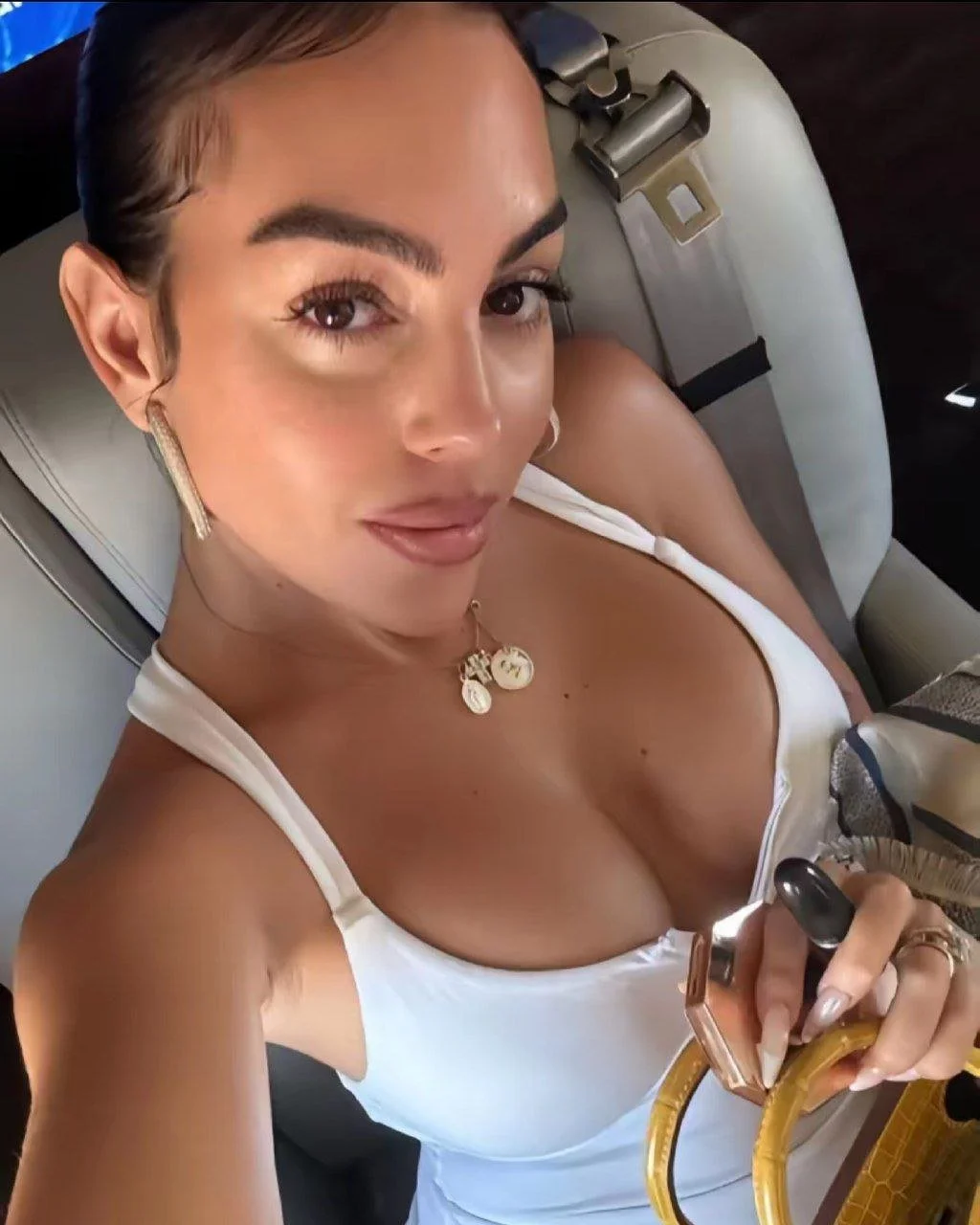 Georgina Rodríguez 😋😋🔥 image 24