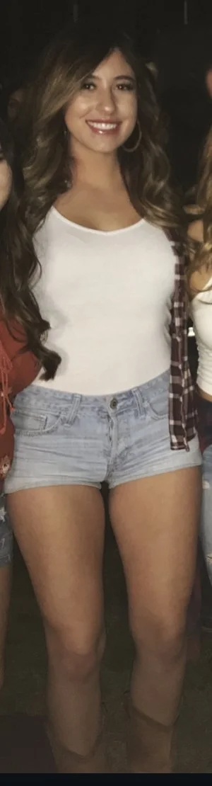Meet sydney, always loved her tight stomach with thick thighs and very busty. image 9