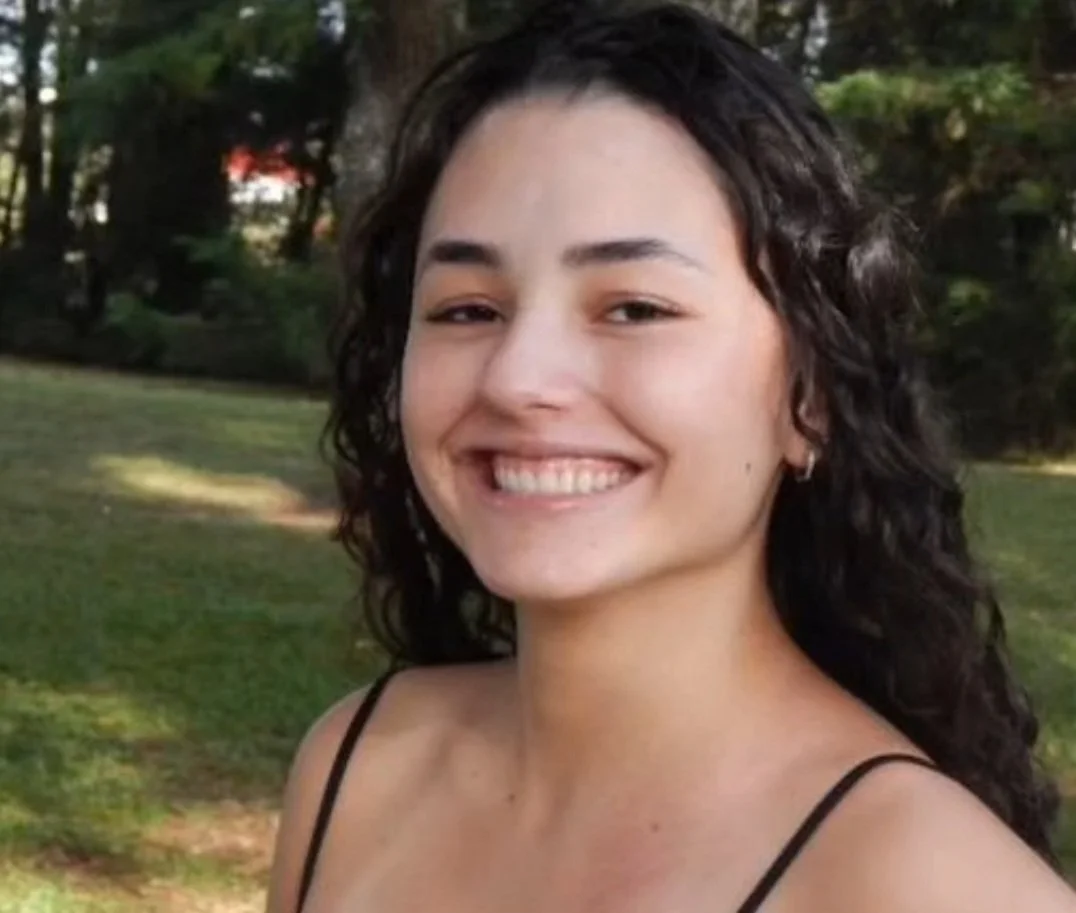 Duda bebada no chuveiro image 2