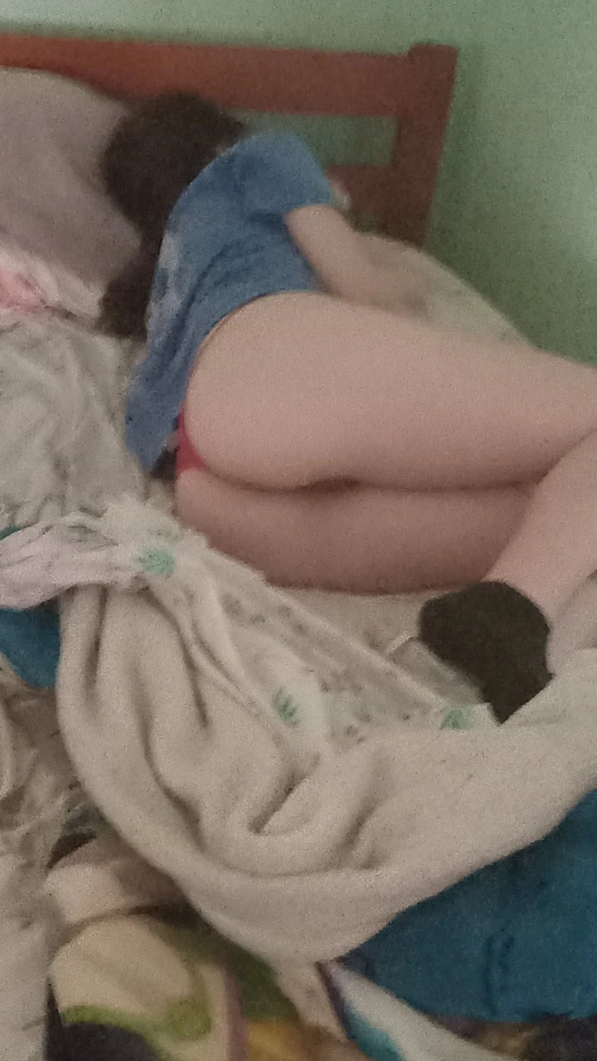 Minha namorada é uma novinha ninfeta puta safada gostosa rabuda bucetuda e cavala do corno manso image 25