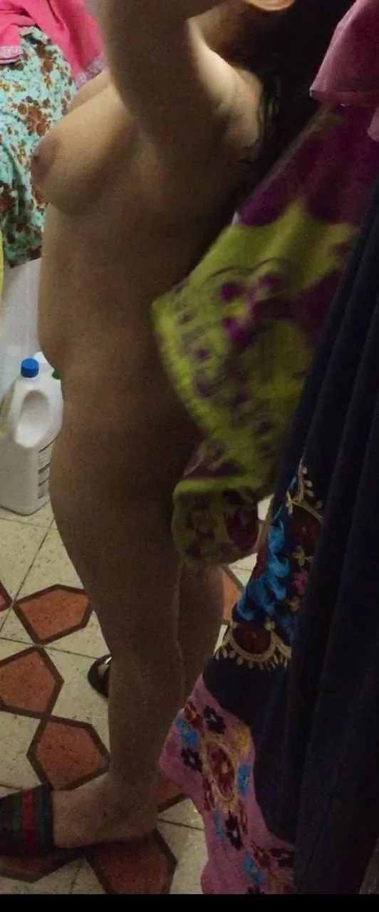 Secretly captured Hot 24 years old big ass thick cousin while showering image 3