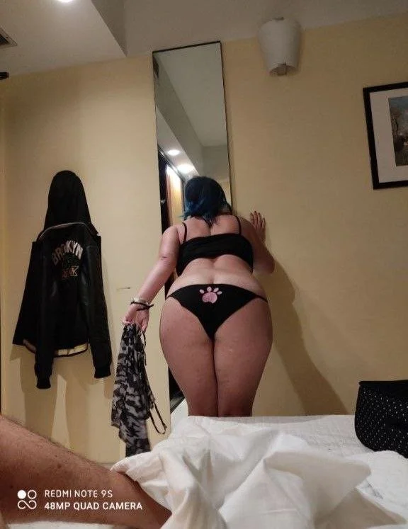 Webslut-Busty Bimbo Whore-Lost image 3
