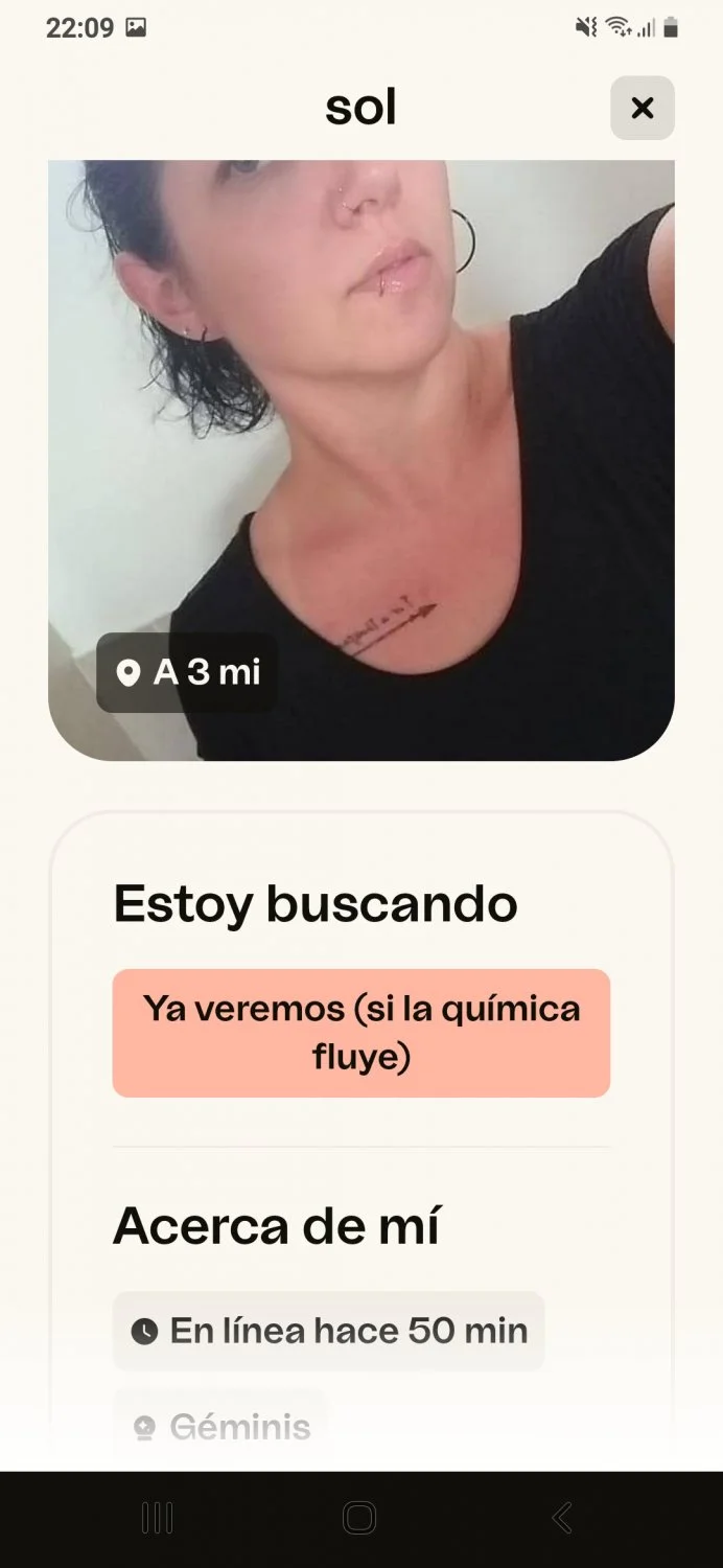 Se cambió el nombre despues regalarse a un desconocido la doctora petera rosarina jajajjaja image 15