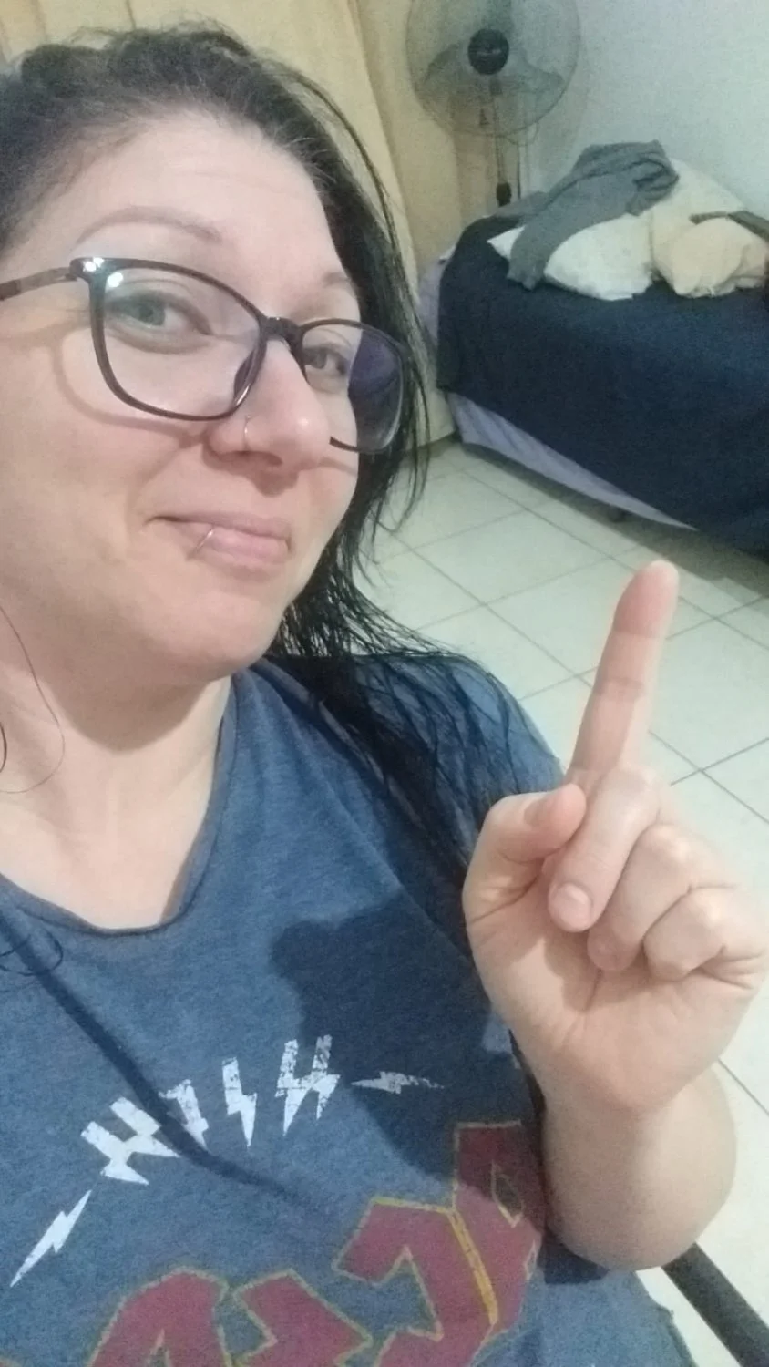 Se cambió el nombre despues regalarse a un desconocido la doctora petera rosarina jajajjaja image 37