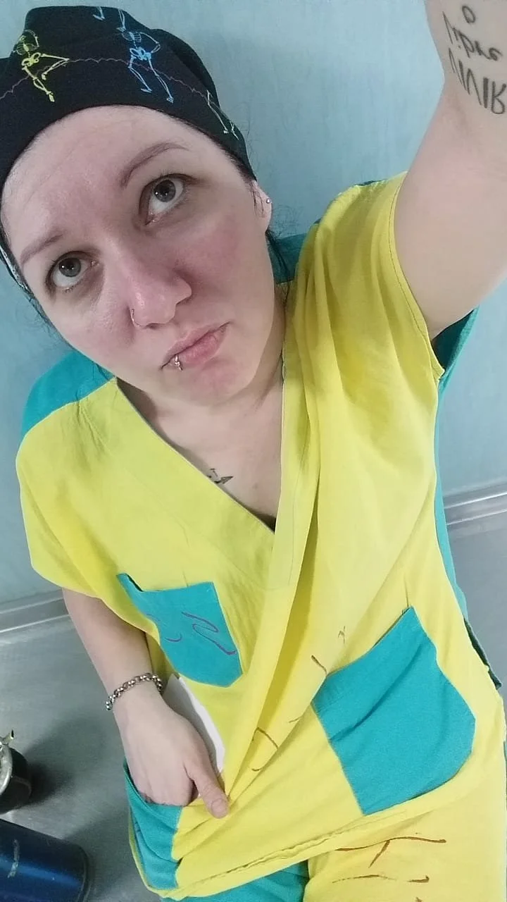 Se cambió el nombre despues regalarse a un desconocido la doctora petera rosarina jajajjaja image 49