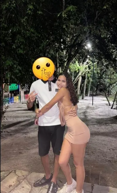 novinha casada vazou dando pra traficante dotado cover image