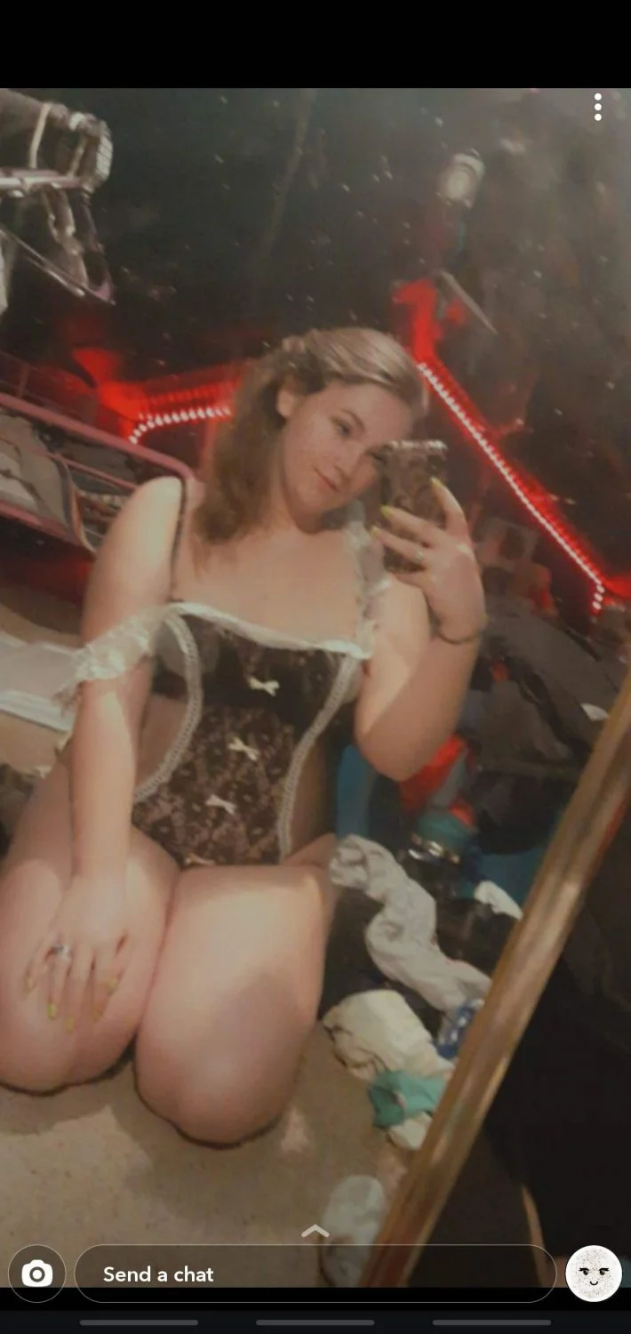 Thicc slut shows off her body image 7