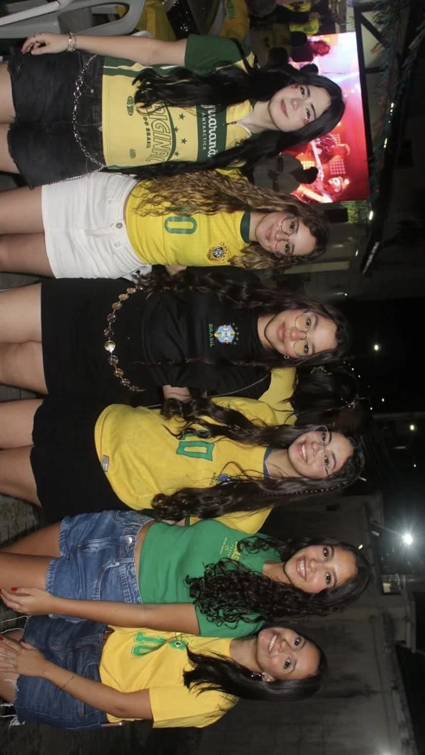 novinha foi ver a copa image 2