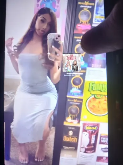 Sexy 19 yo Latina toes cover image