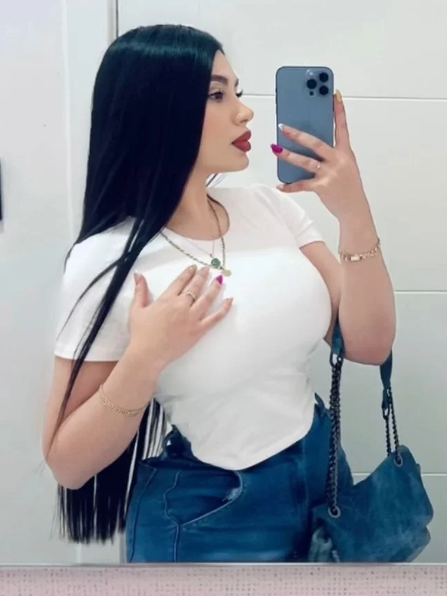 Chica buchona hermosa y de muy buen cuerpo image 11