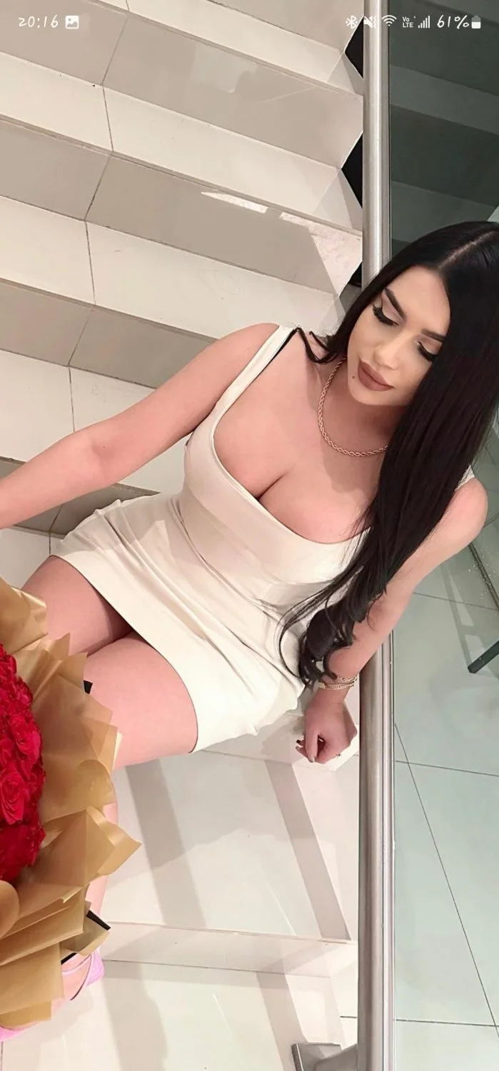 Chica buchona hermosa y de muy buen cuerpo image 14
