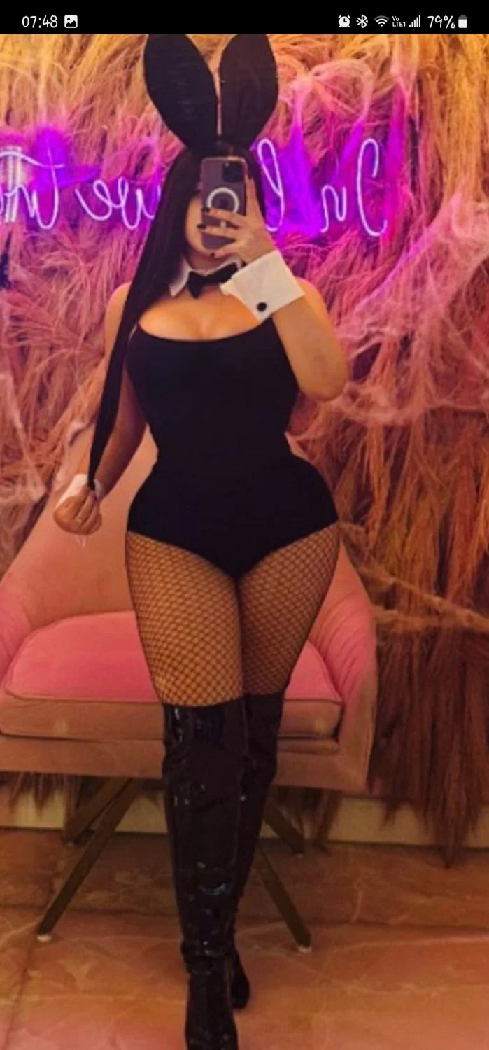 Chica buchona hermosa y de muy buen cuerpo image 37