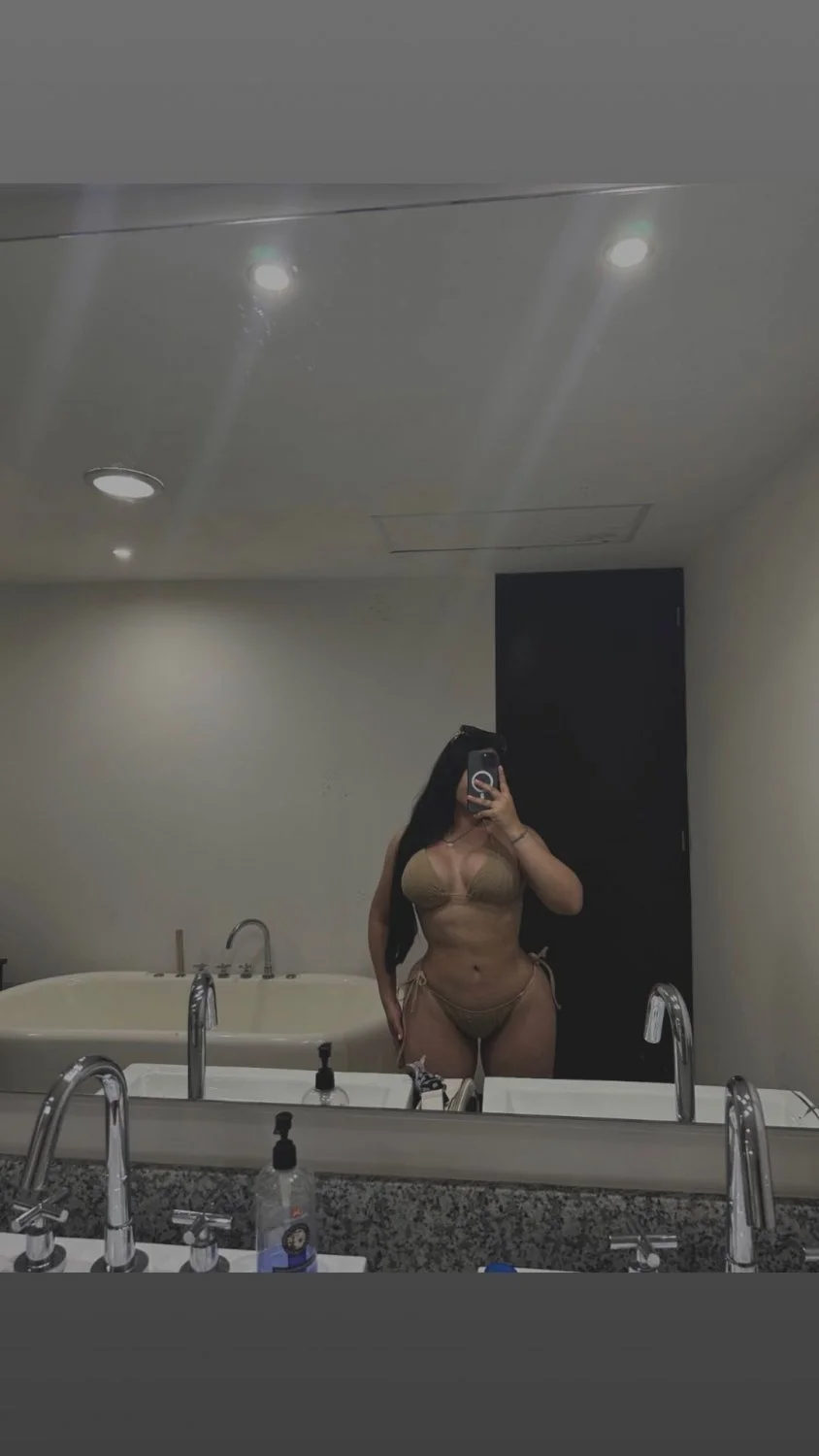 Chica buchona hermosa y de muy buen cuerpo image 38