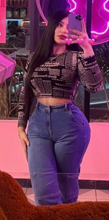 Chica buchona hermosa y de muy buen cuerpo image 7