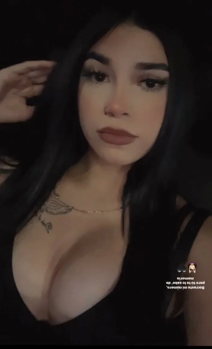 Novinha rabuda safada foi vazada de 4 tomando pirocada! novinha, vazou, vazados, vazada, amador image 7