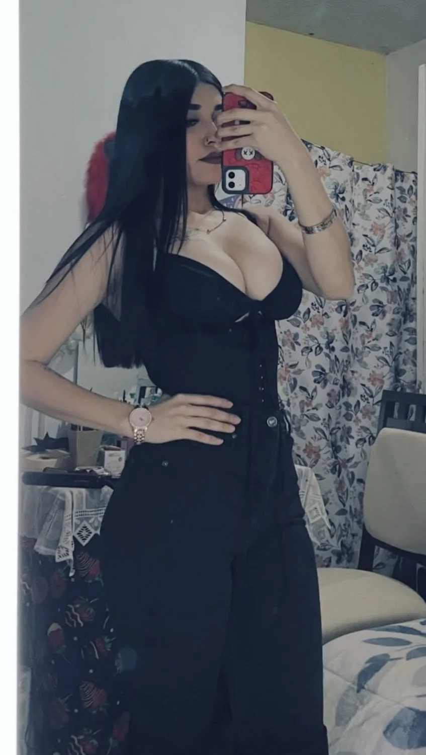 Novinha rabuda safada foi vazada de 4 tomando pirocada! novinha, vazou, vazados, vazada, amador image 9
