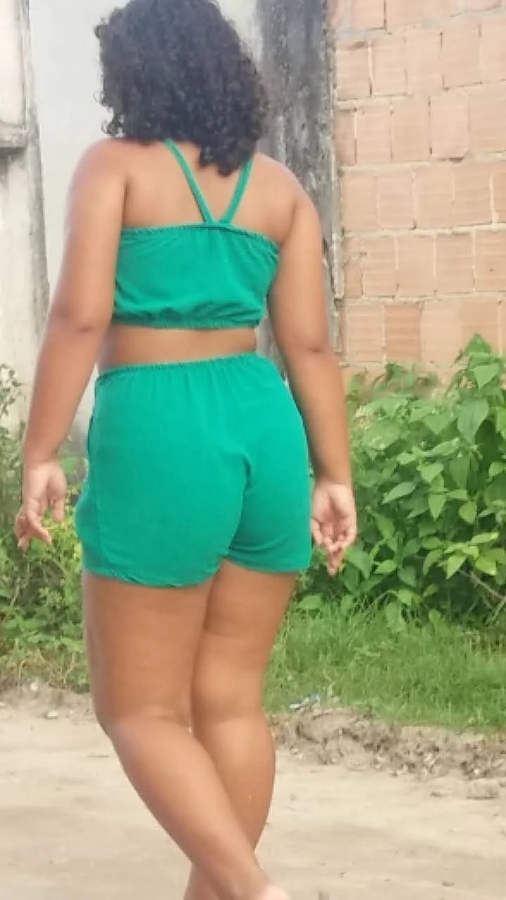 Flagrou 2 vadias safadas andando na rua com shortinho SOCADO no CU )) 😋✊💦 image 7