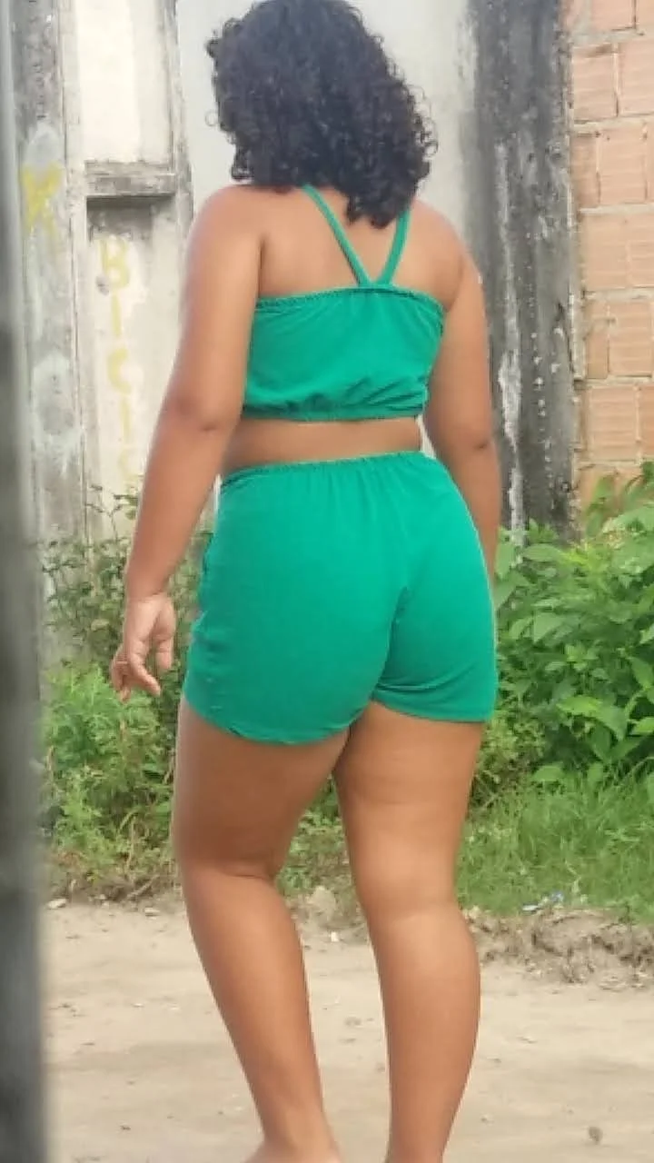 Flagrou 2 vadias safadas andando na rua com shortinho SOCADO no CU )) 😋✊💦 image 8