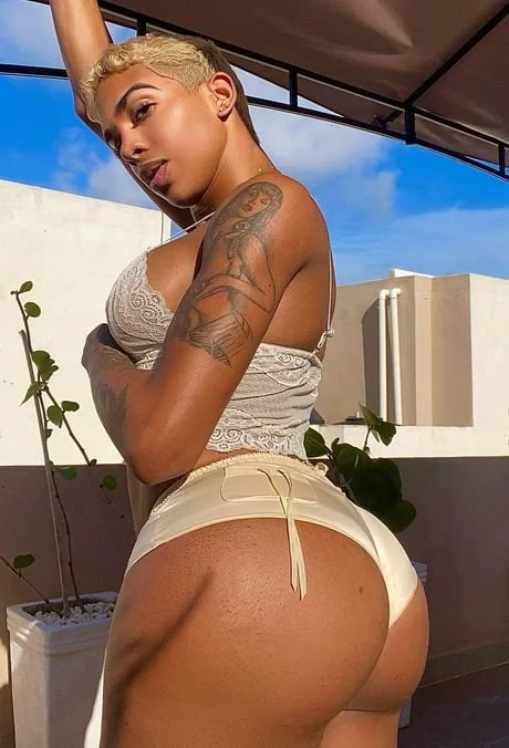 QUEEN 🇩🇴 BIG ASS TGIRL 🍑🍒🍆🌈💭 image 15