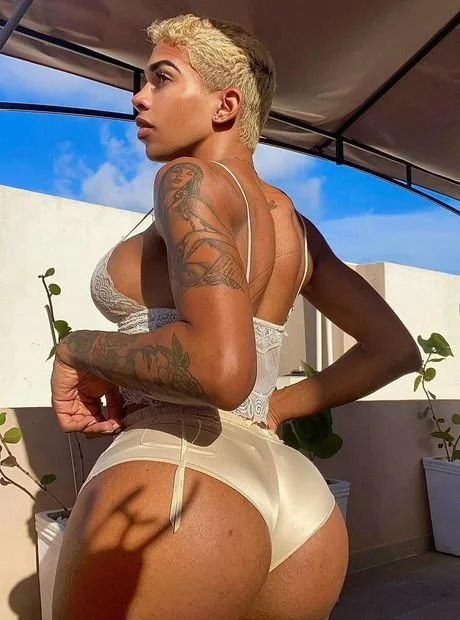 QUEEN 🇩🇴 BIG ASS TGIRL 🍑🍒🍆🌈💭 image 16