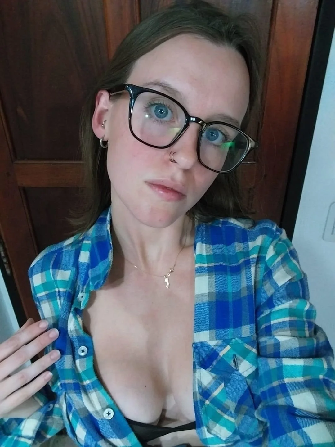 Trola Argentina hermosa blanquita tetona rica culona coño rico main image