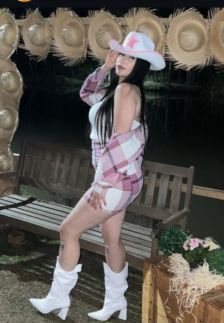 Latina brasileira linda image 11