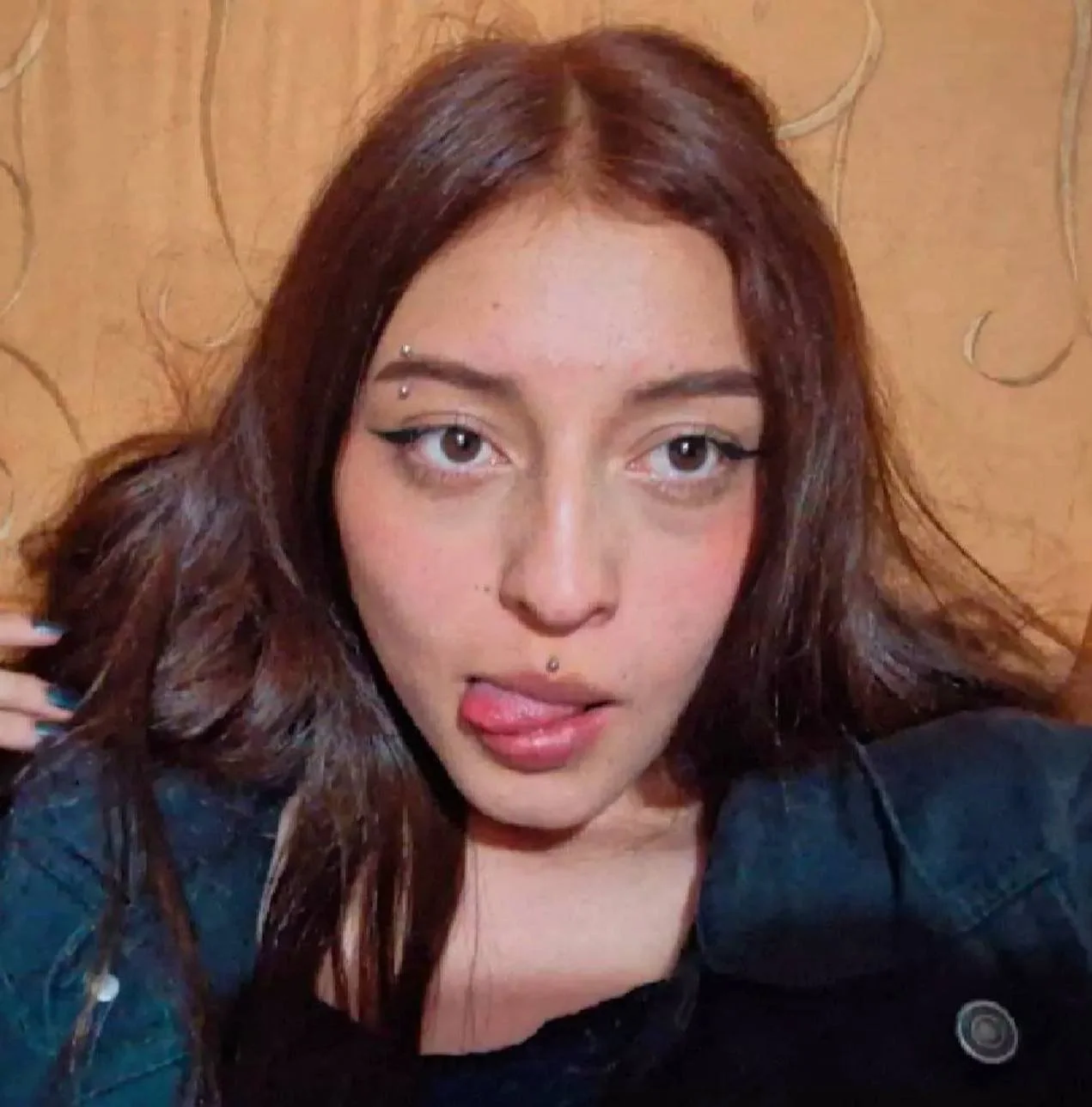 Putita latina main image