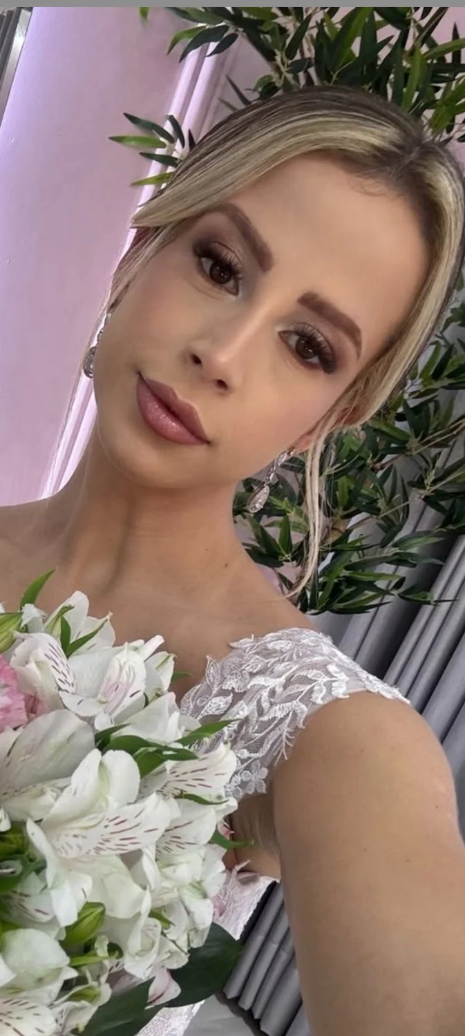 Puta casada image 3