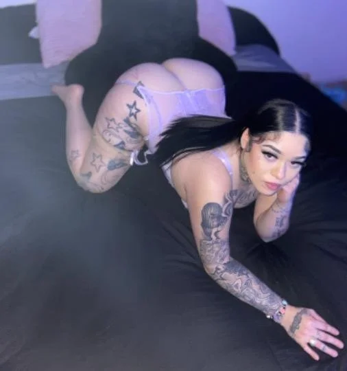 Tatted Baddie Latina stripper image 15