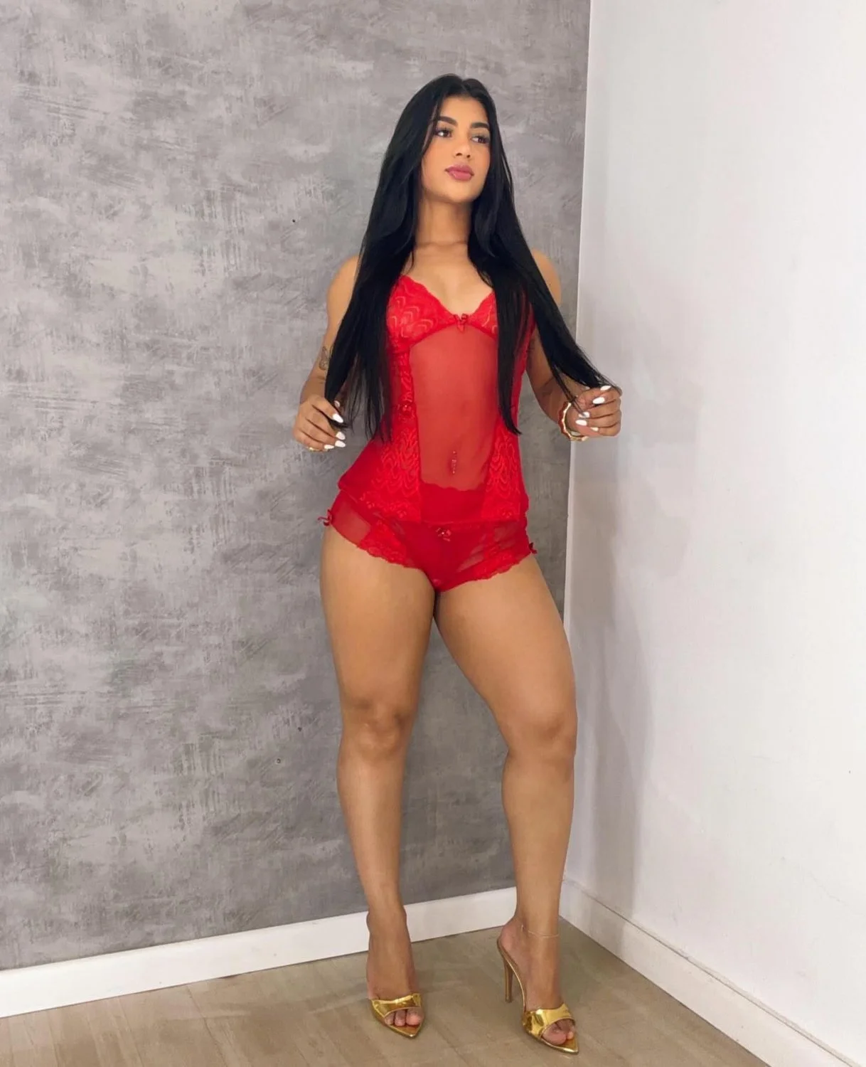 novinha deliciosa da academia se exibindo image 4