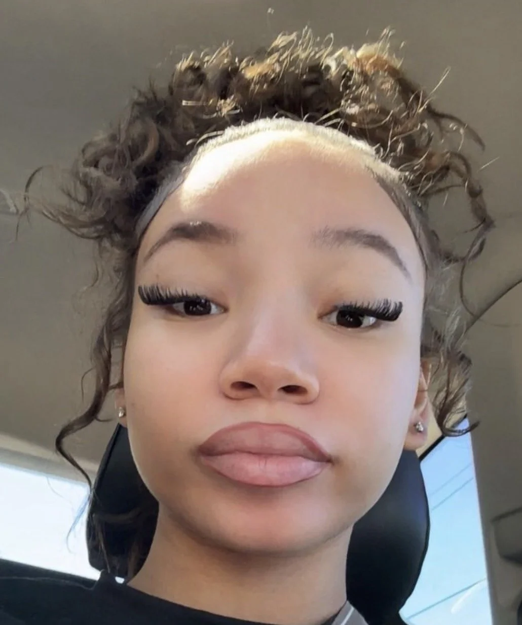 Sexy lightskin teen image 3