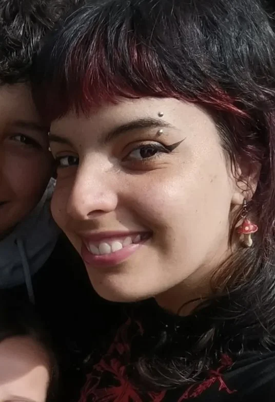 Laura emo Otaku pendeja Argentina morocha flaca culona rica grabándose image 1