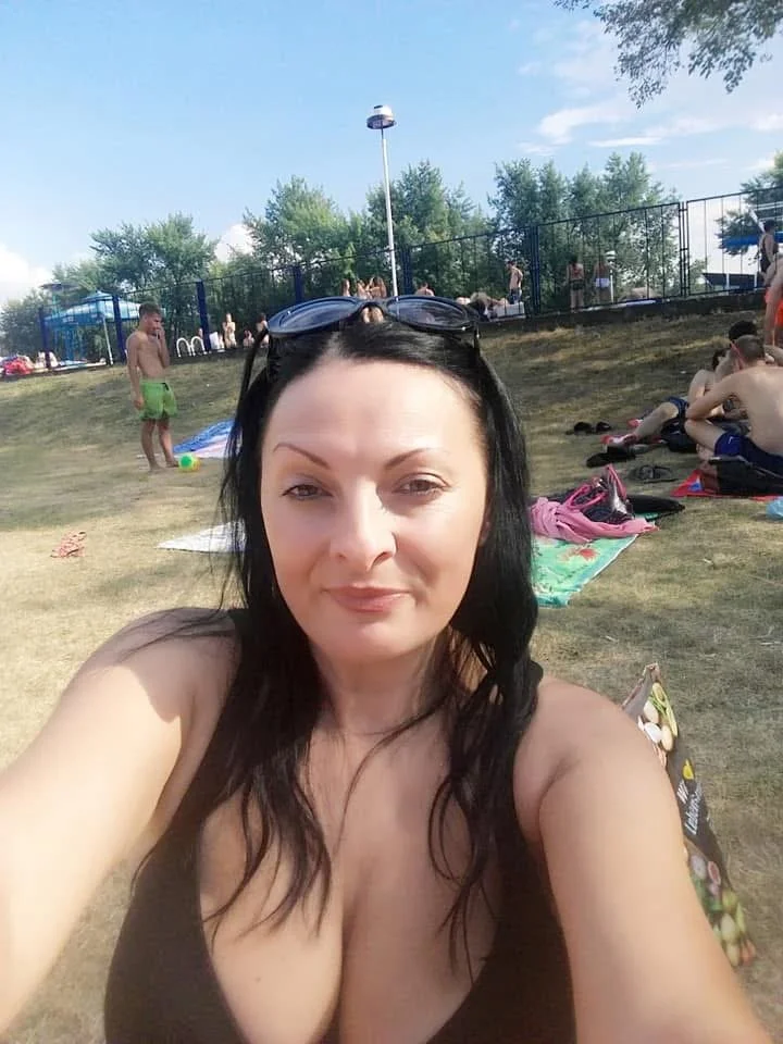 Exposing mom and cum on her bra image 28