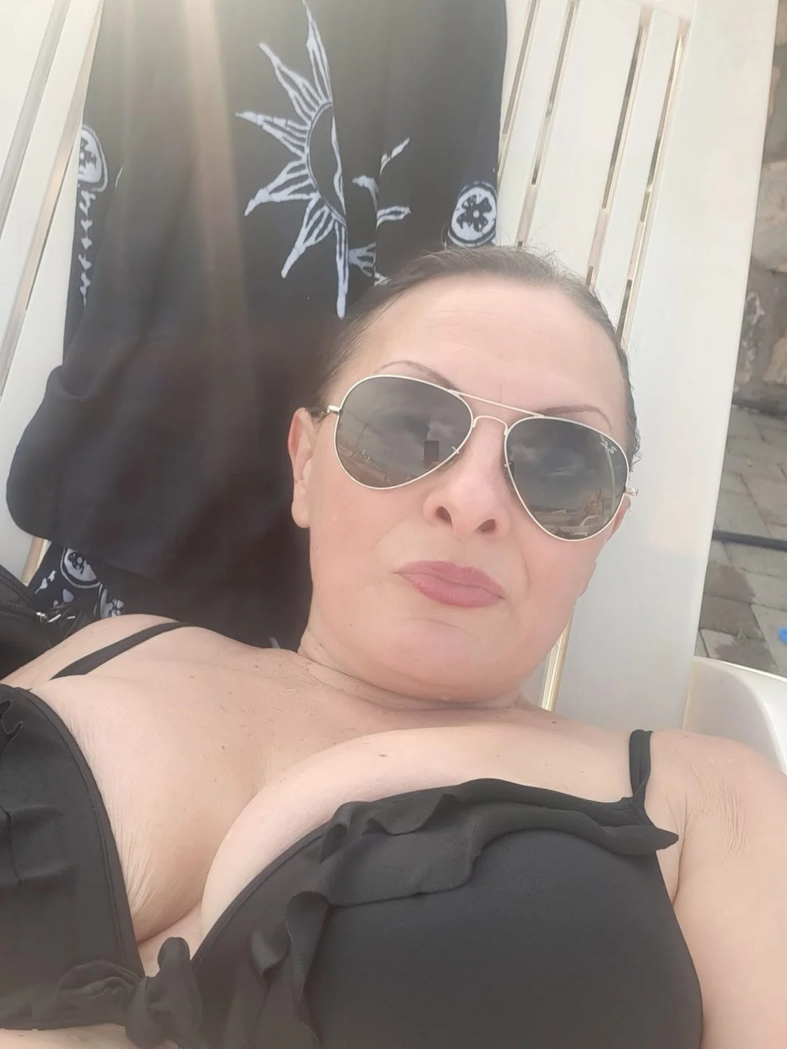 Exposing mom and cum on her bra image 3