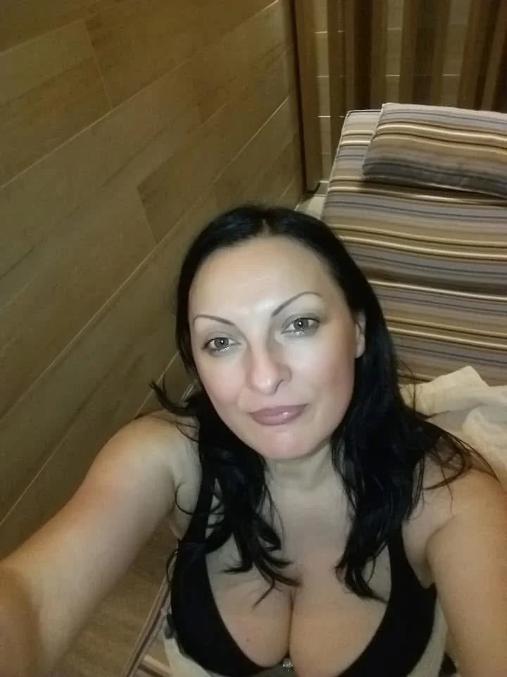 Exposing mom and cum on her bra image 30