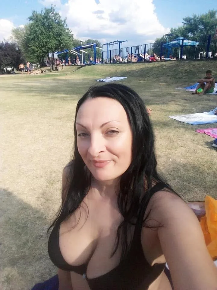 Exposing mom and cum on her bra image 31