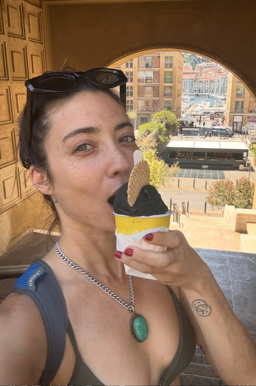 Julia O chooses between ice cream or dick main image