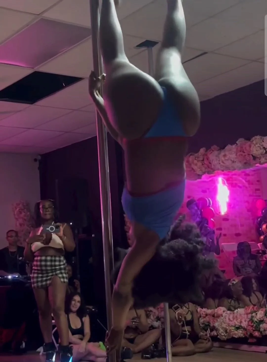 Thots Pole dancing class shakin ASS image 5
